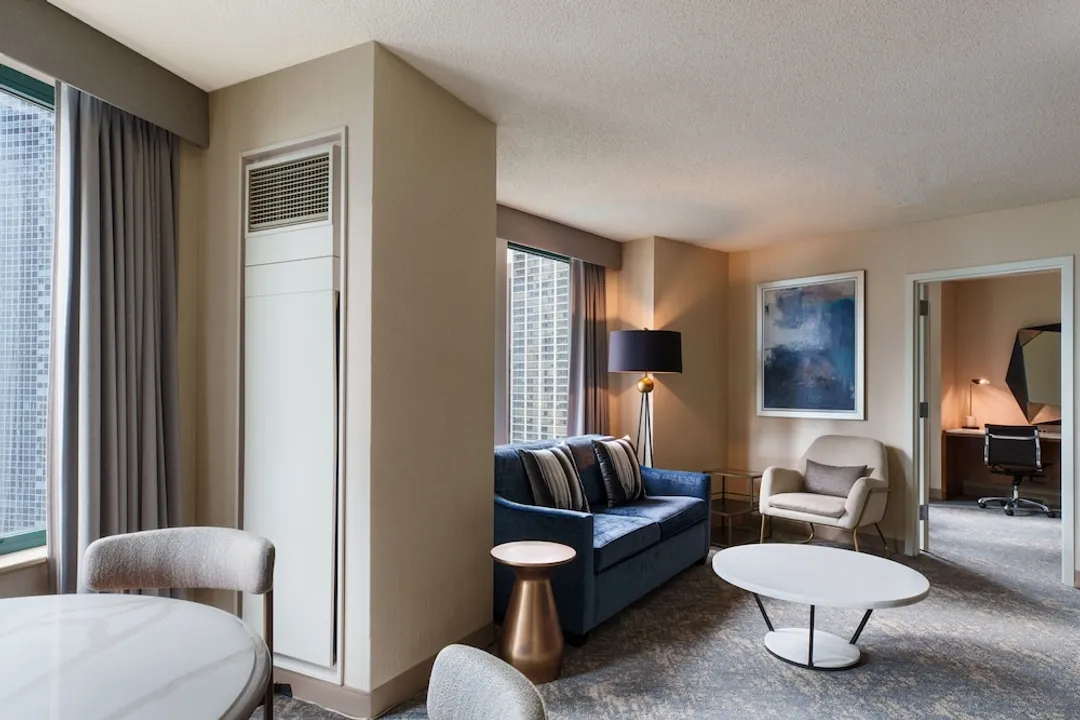 Sheraton Grand Chicago Riverwalk-Executive Suite, 1 Bedroom, Lake View-4