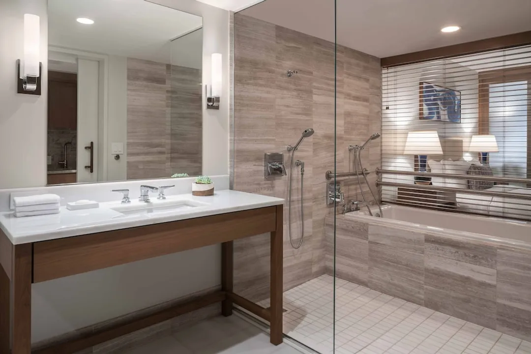 The Ritz-Carlton Residences, Waikiki Beach-Deluxe Room, 1 King Bed with Sofa bed, Ocean View-4