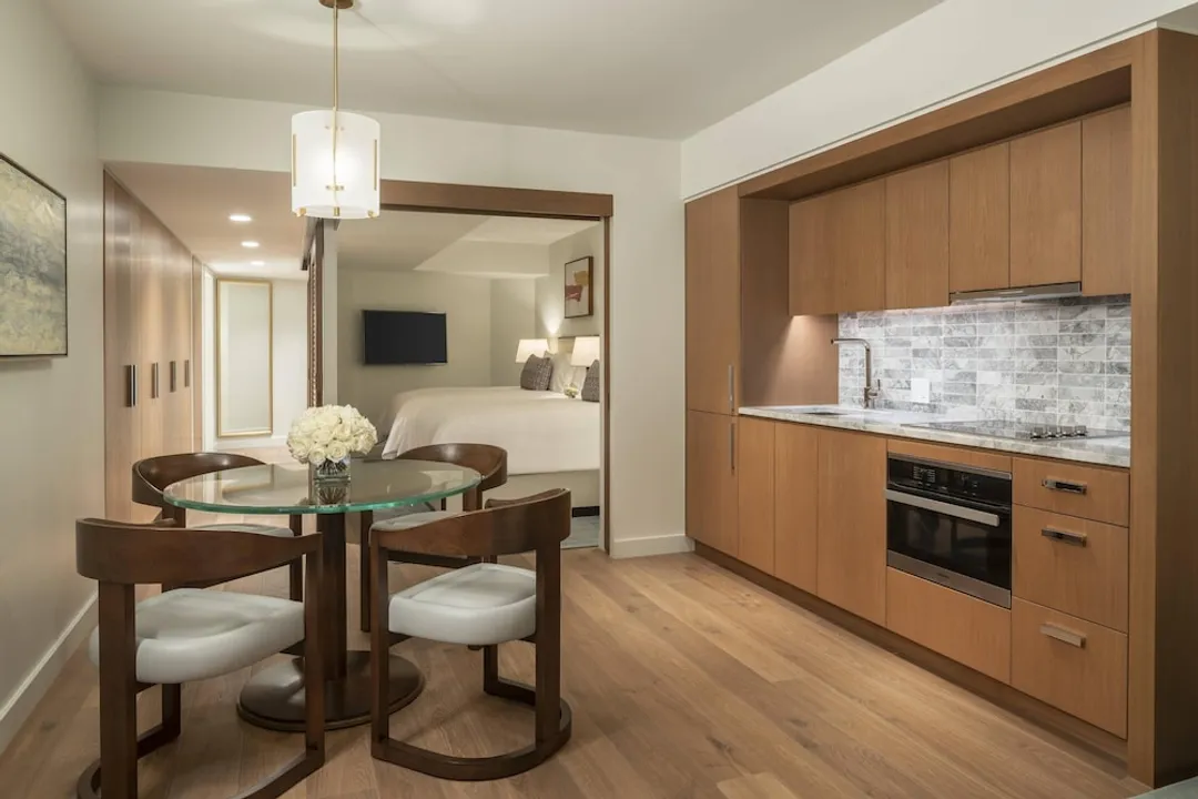 The Ritz-Carlton Residences, Waikiki Beach-Deluxe Suite, Ocean View-3
