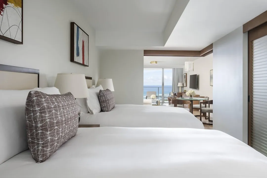 The Ritz-Carlton Residences, Waikiki Beach-Deluxe Suite, Ocean View-2