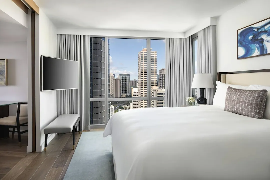 The Ritz-Carlton Residences, Waikiki Beach-Suite, 1 Bedroom, Ocean View, Corner (Corner)-2