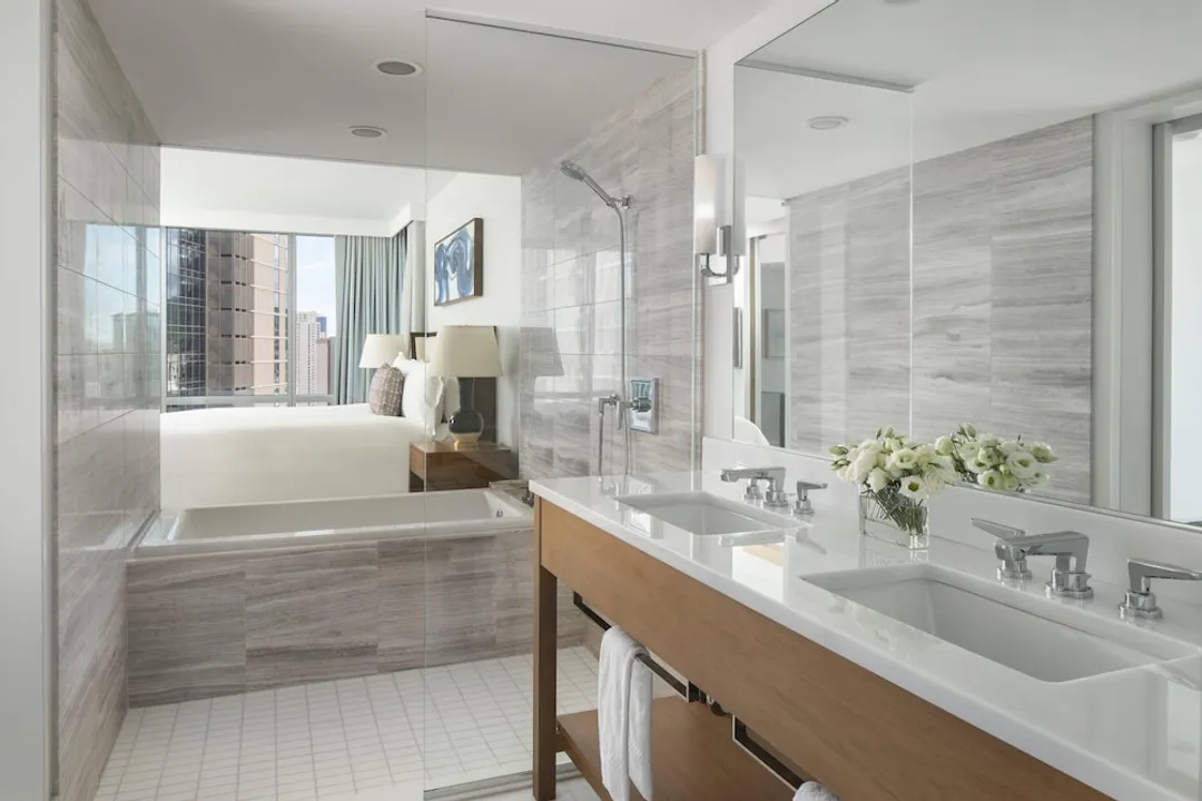 The Ritz-Carlton Residences, Waikiki Beach-Suite, 1 Bedroom, Ocean View, Corner (Corner)-4