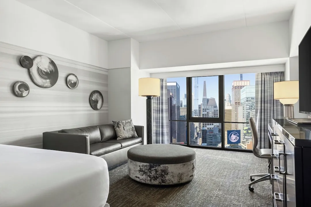 뉴욕 메리어트 마르퀴스-룸, 킹사이즈침대 1개 (Times Square View Room)-5