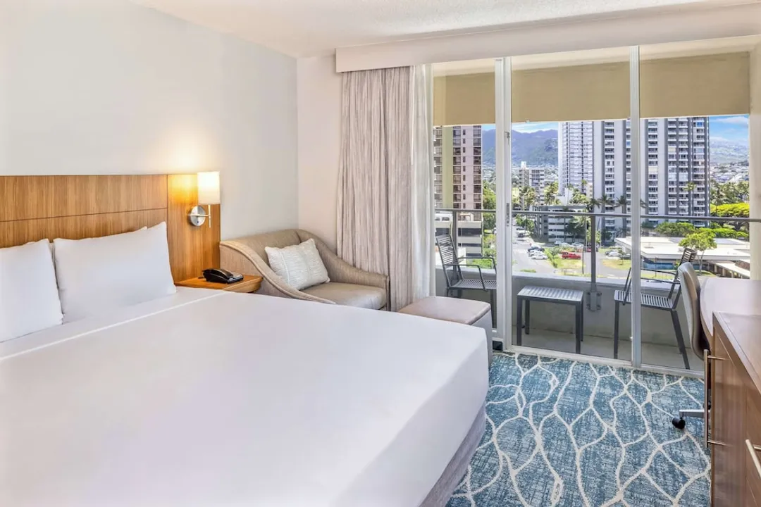 Hyatt Place Waikiki Beach-1 King Bed, Mountain View (Sofa Bed)-1