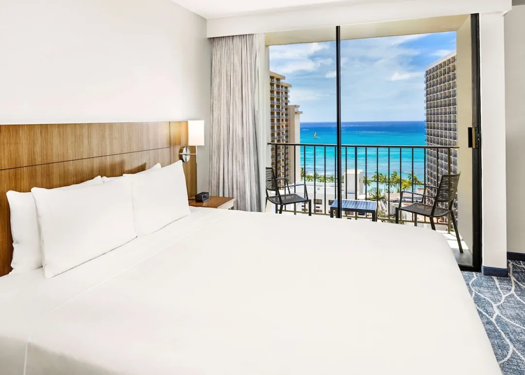 Hyatt Place Waikiki Beach-1 King Bed Ocean View (Sofa Bed)-8