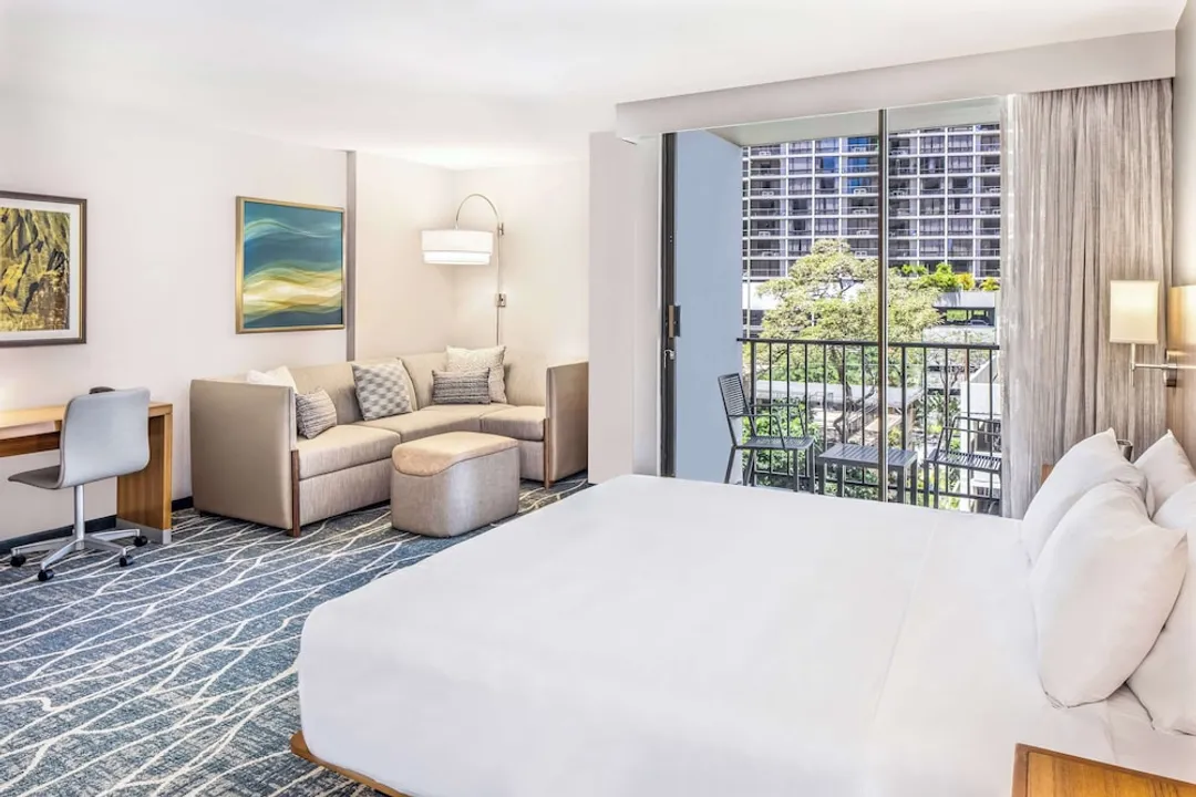 Hyatt Place Waikiki Beach-1 King City View Accessible Shower (Sofa Bed)-1