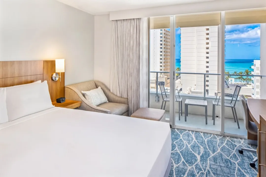 Hyatt Place Waikiki Beach-1 King Bed City View Premium (Sofa Bed)-6