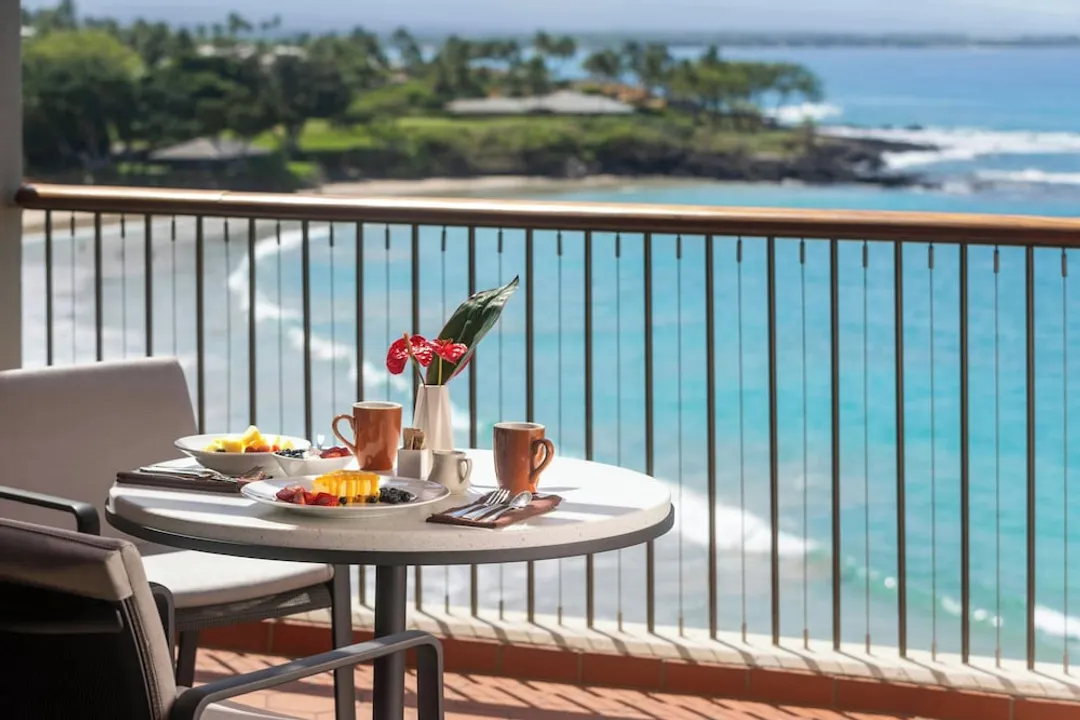 Mauna Kea Beach Hotel, Autograph Collection-Room, 1 King Bed, Balcony, Oceanfront (Tower, Renovated)-4