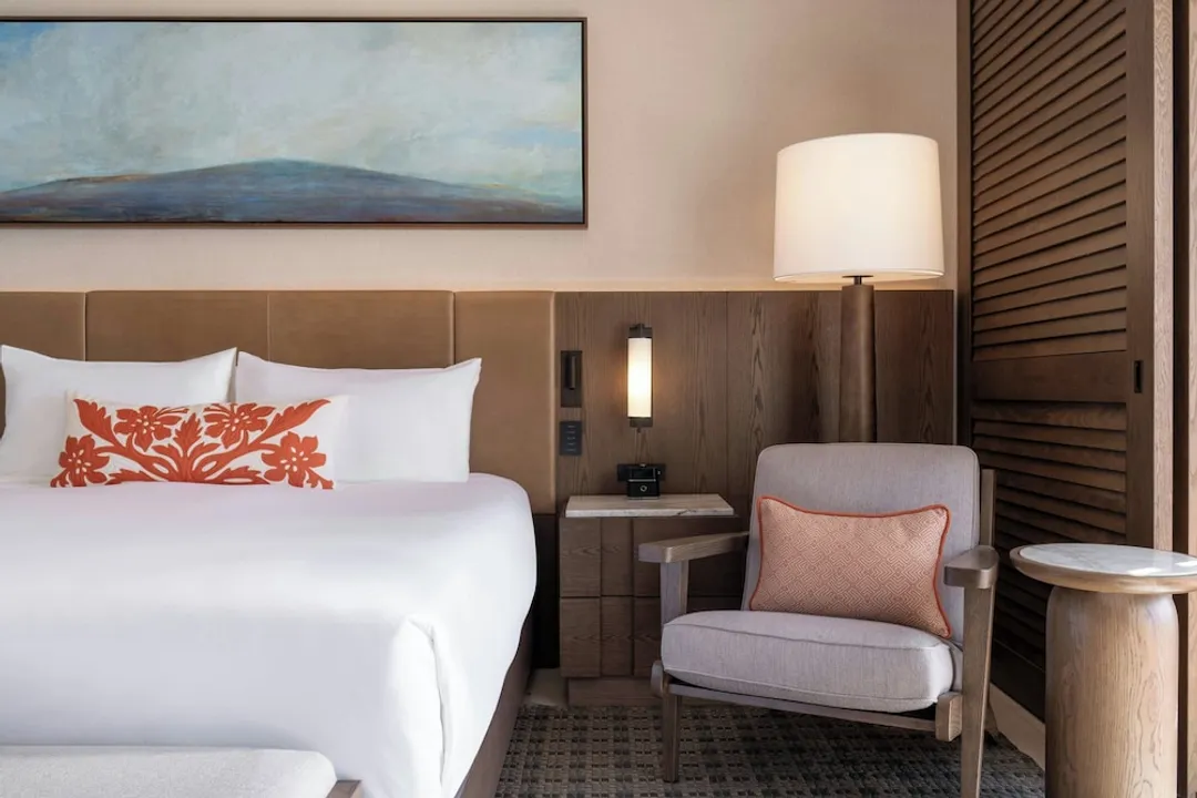Mauna Kea Beach Hotel, Autograph Collection-Room, 1 King Bed, Balcony, Oceanfront (Tower, Renovated)-8