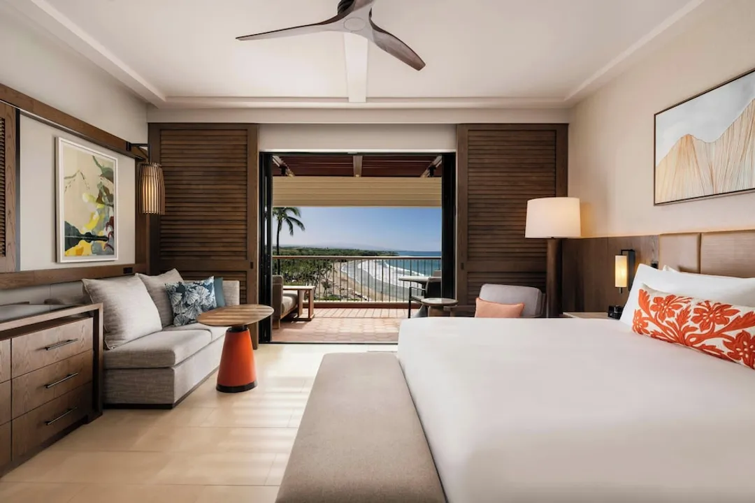 Mauna Kea Beach Hotel, Autograph Collection-Room, 1 King Bed, Balcony, Oceanfront (Tower, Renovated)-5