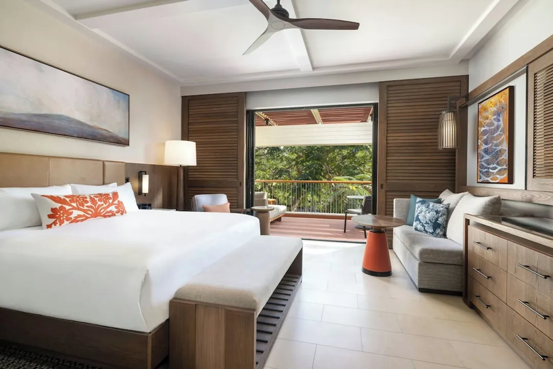 Mauna Kea Beach Hotel, Autograph Collection-Room, 1 King Bed, Golf View, Tower (Newly Renovated)-4