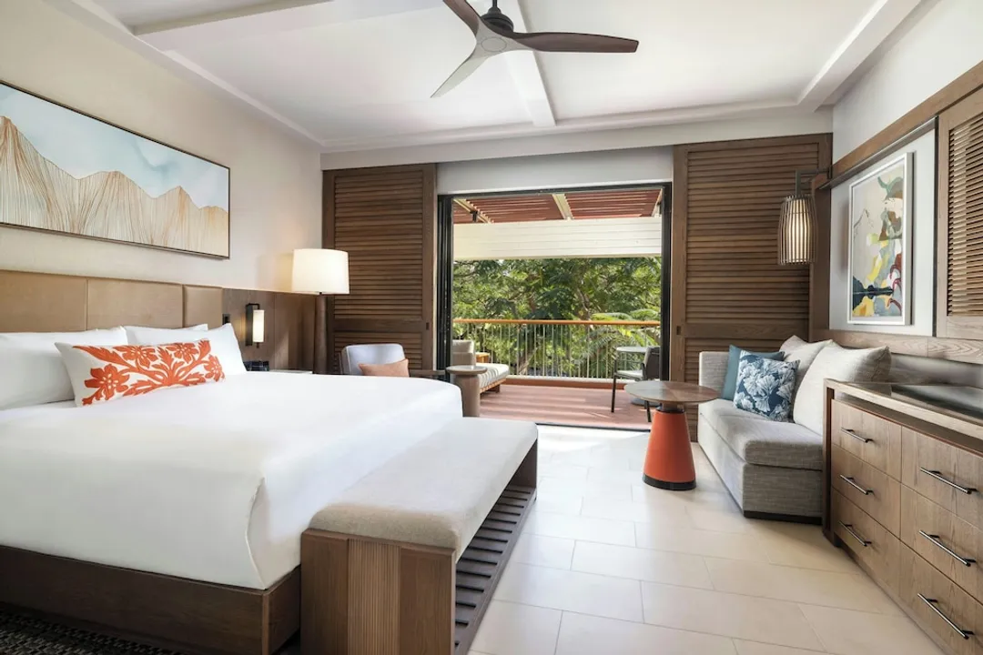 Mauna Kea Beach Hotel, Autograph Collection-Room, 1 King Bed, Golf View, Tower (Newly Renovated)-1