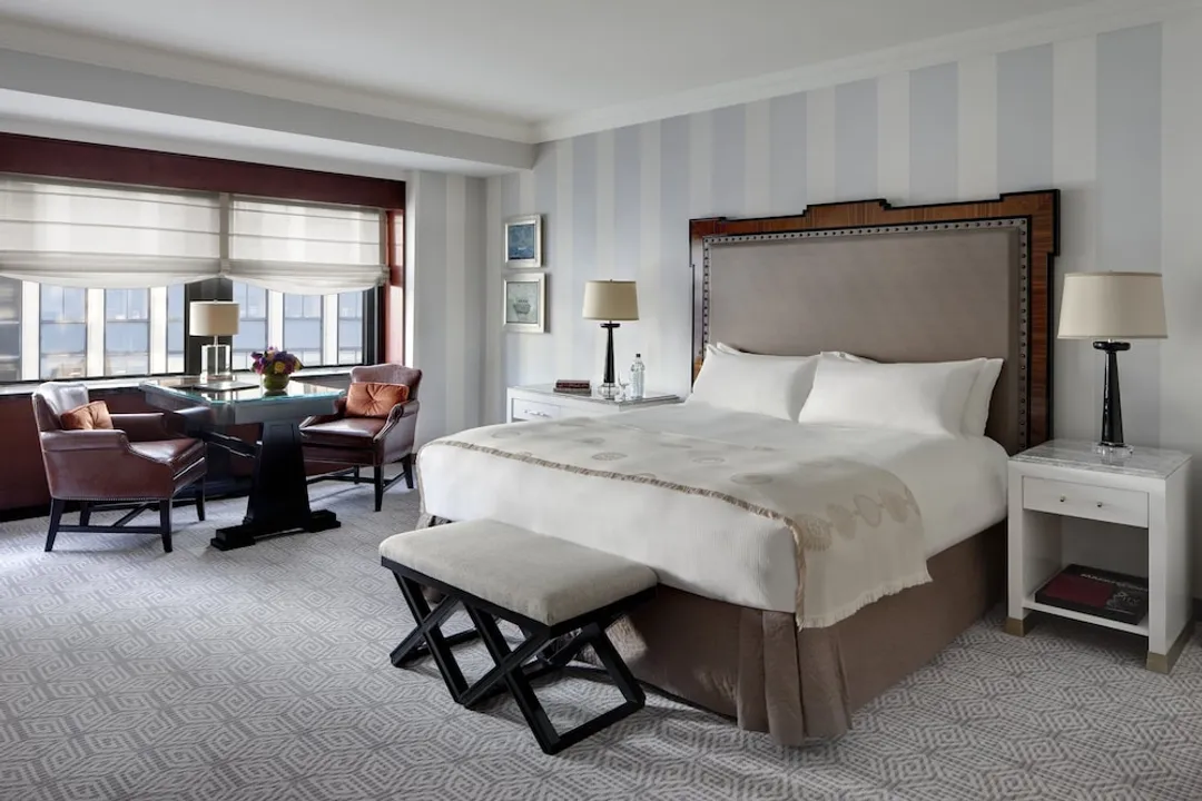 The Towers at Lotte New York Palace-Luxury Towers Room with One King Bed-4