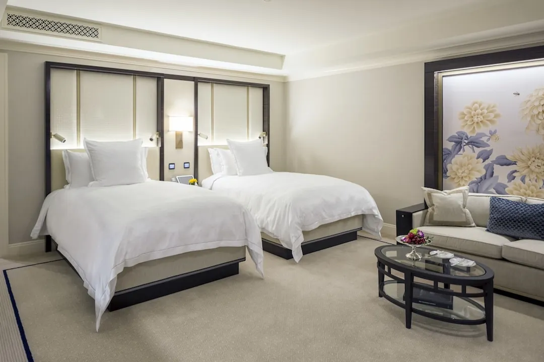 The Peninsula Chicago-Deluxe Suite, 2 Double Beds-2