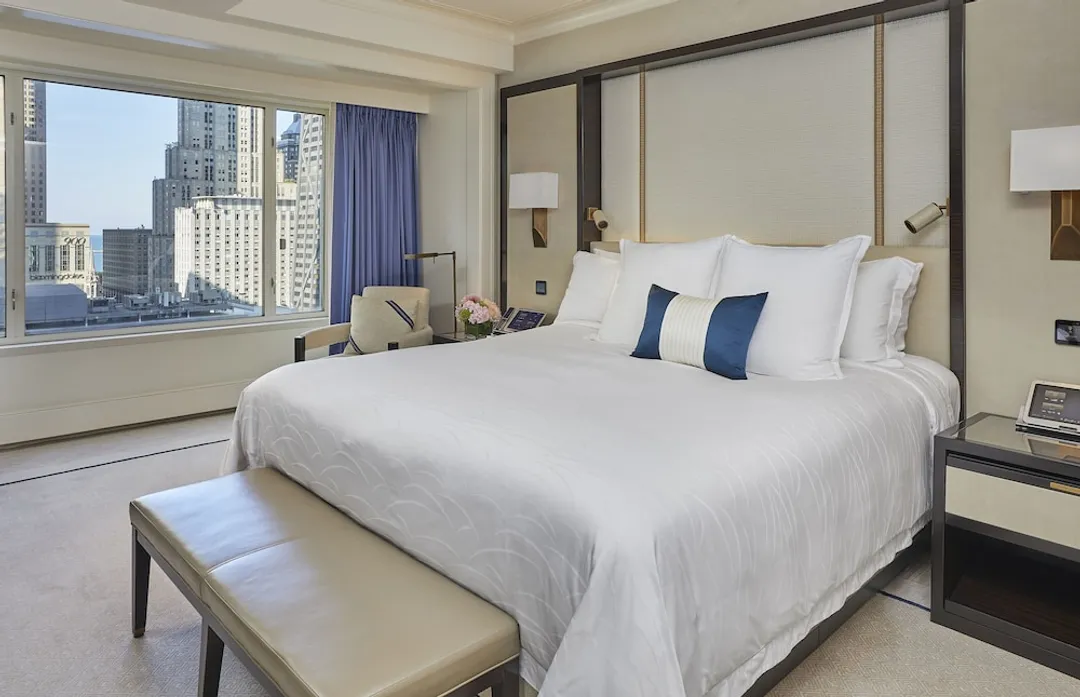 The Peninsula Chicago-Premier Deluxe Suite-1