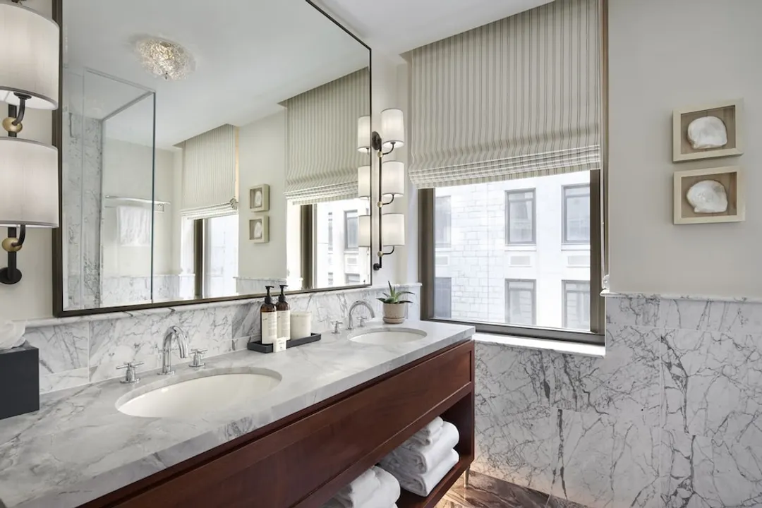 The Wall Street Hotel-Corner King-5