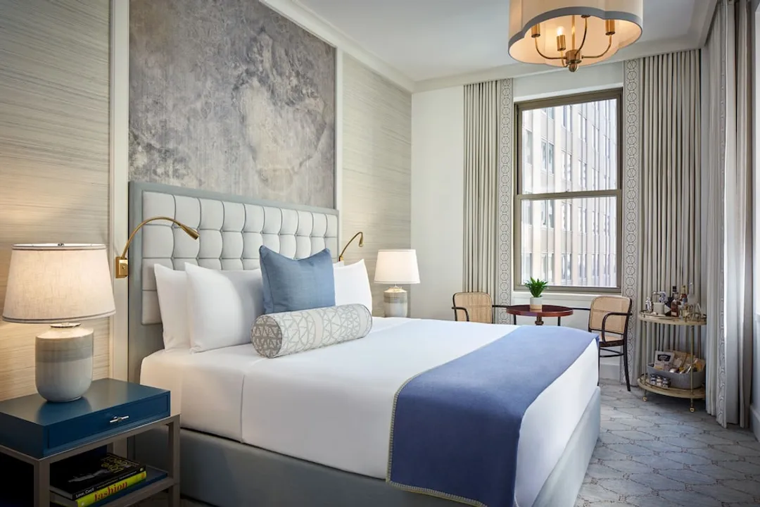 The Wall Street Hotel-Corner King-1