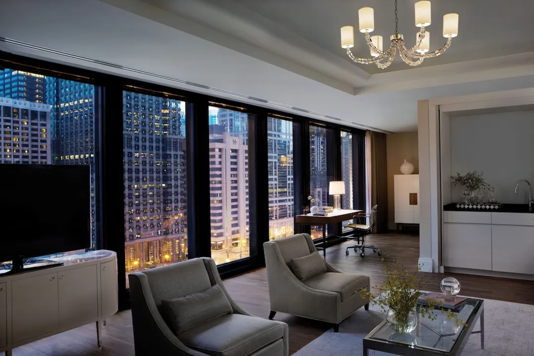 The Langham, Chicago-Club Suite, 1 Bedroom, River View (Accessible)-2