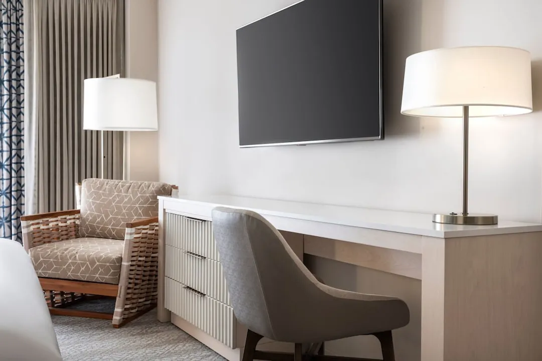 シェラトンワイキキビーチリゾート-ルーム キングベッド 1 台 オーシャンフロント (Floor 4 to 9)-6