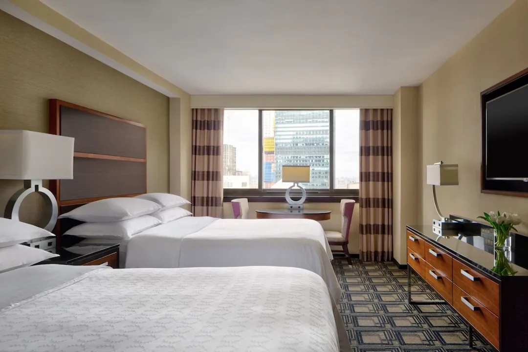 쉐라톤 뉴욕 타임스 스퀘어 호텔-트래디셔널룸, 더블침대 2개 (Mobility/Hearing Accessible, Tub)-1