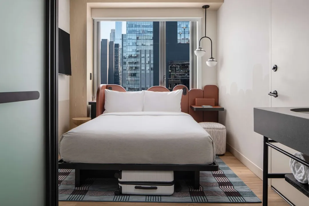 Motto By Hilton New York City Times Square-1 Queen Bed-4
