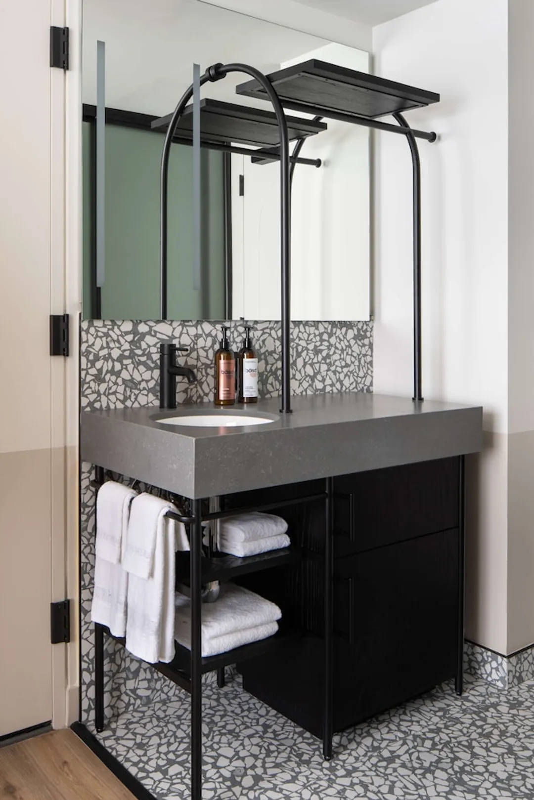 Motto By Hilton New York City Times Square-Bunkbeds, 1 Twin Bed over 1 Queen Bed-6