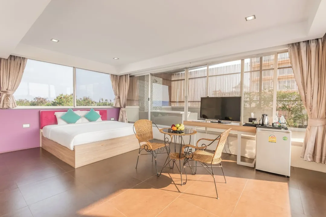 Lantana Pattaya Hotel & Resort-Family Double Room, 1 Bedroom, Non Smoking, Pool View-2