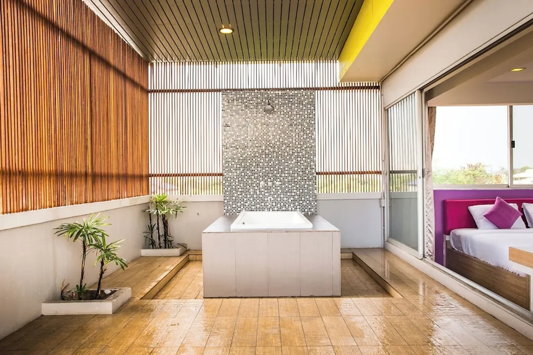 Lantana Pattaya Hotel & Resort-Family Double Room, 1 Bedroom, Non Smoking, Pool View-11