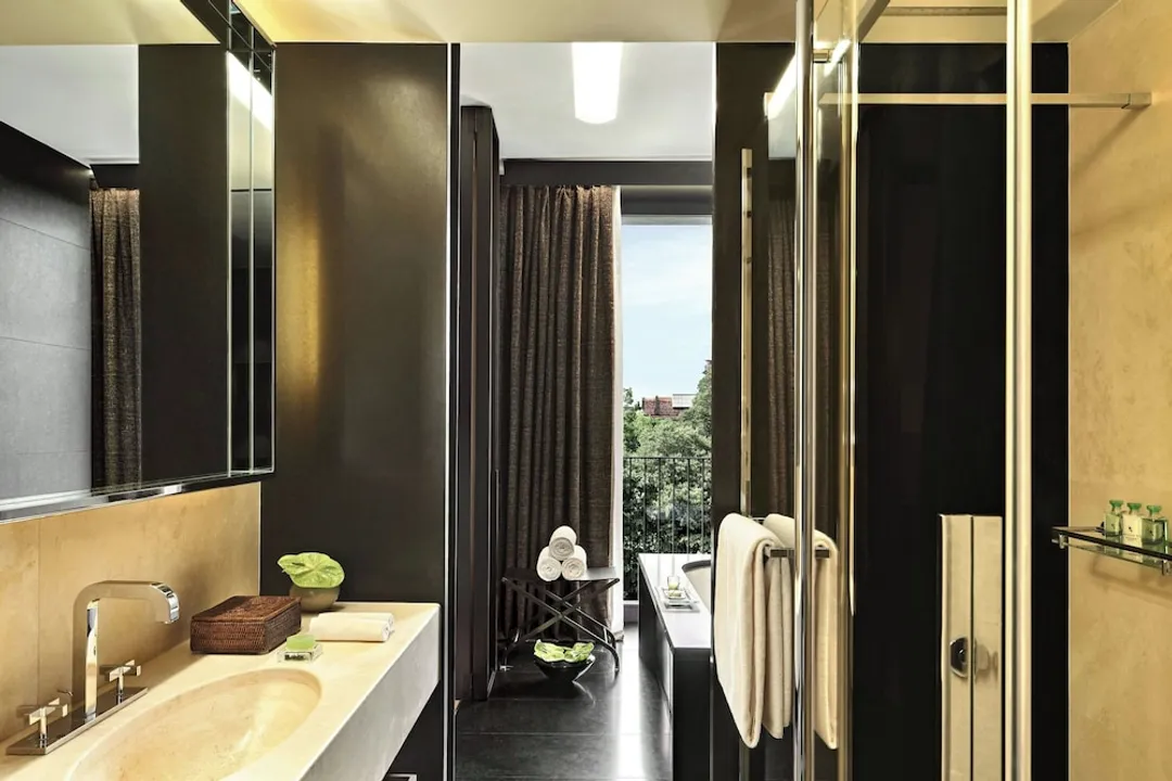 Bvlgari Hotel Milano-Deluxe Room, 2 Queen Beds-4