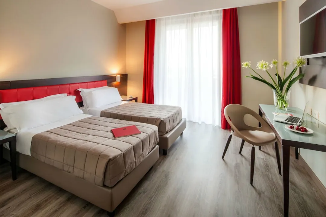 Hotel Da Vinci-Standard Double Room, 2 Twin Beds-1