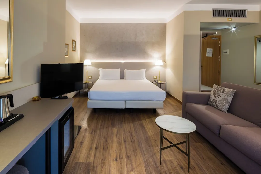 Hotel Nasco-Deluxe Room-8