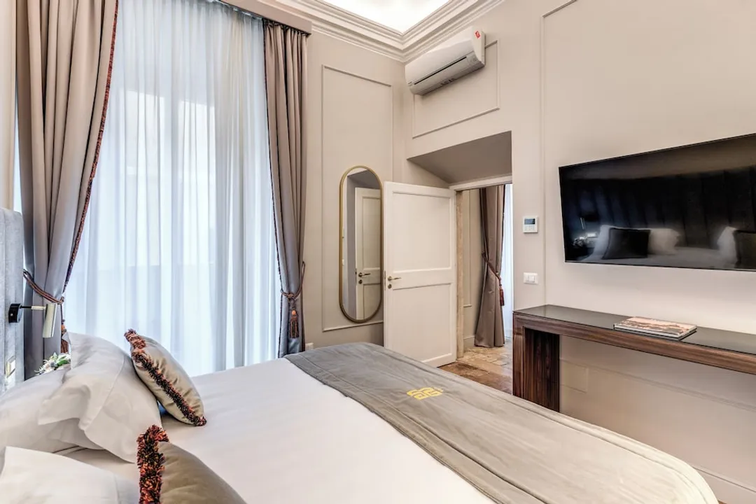 Eitch Borromini Palazzo Pamphilj-Deluxe Suite, 1 King Bed with Sofa bed-6
