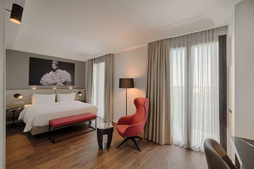 Radisson Blu Hotel, Milan-Premium Room (High Floor)-2