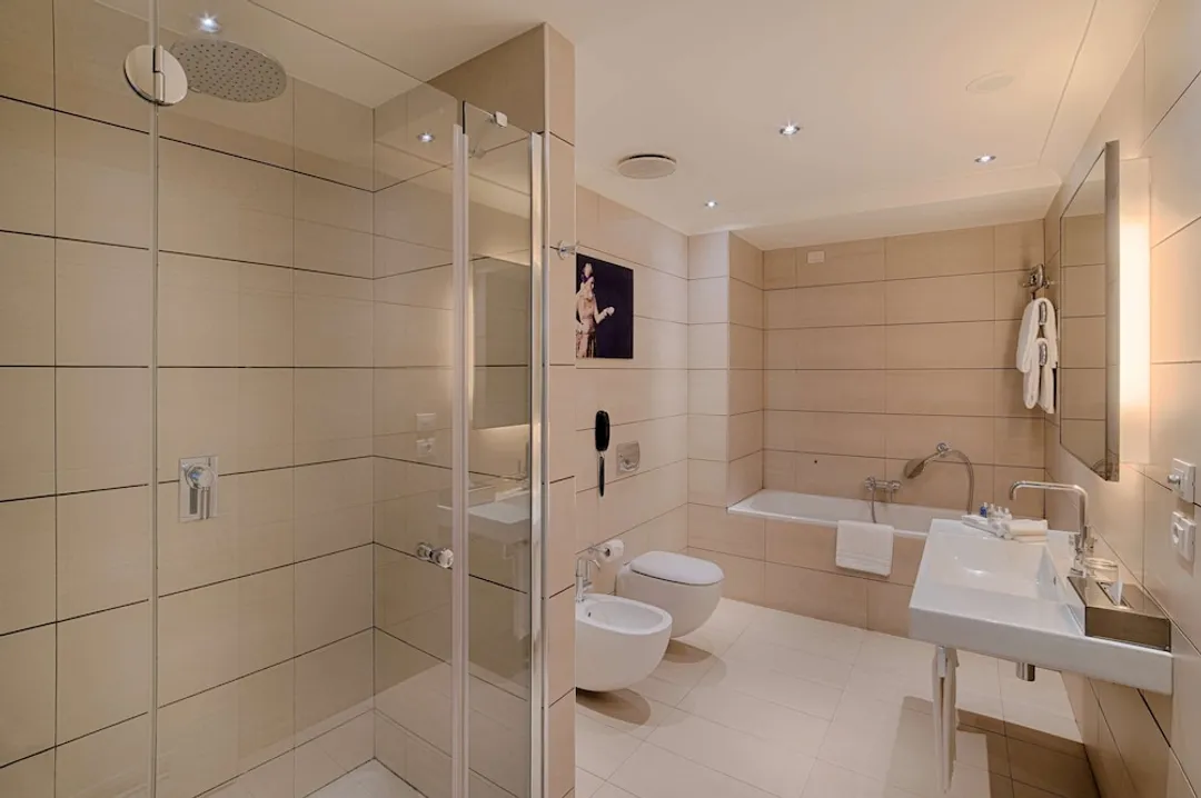 Radisson Blu Hotel, Milan-Studio Suite, 1 Bedroom-4