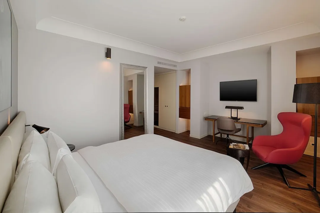 Radisson Blu Hotel, Milan-Superior Room (High Floor)-4