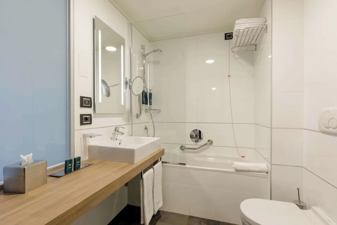 DoubleTree by Hilton Milan-Family Room, Multiple Beds (Connecting Rooms)-4