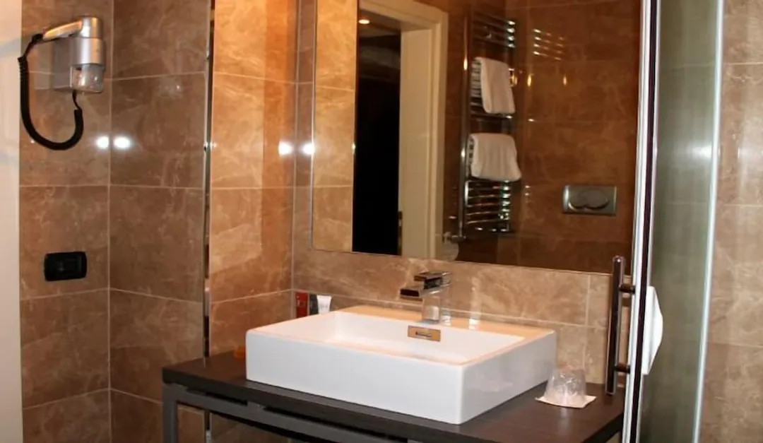 Hotel Mozart-Classic Double Room-4