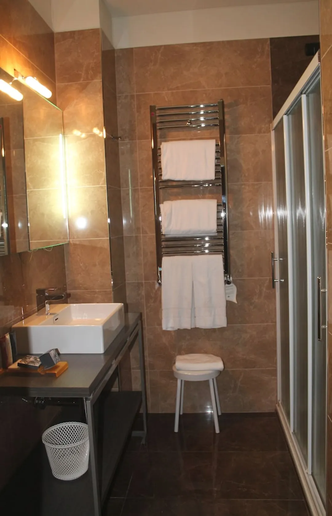 Hotel Mozart-Triple Room-8