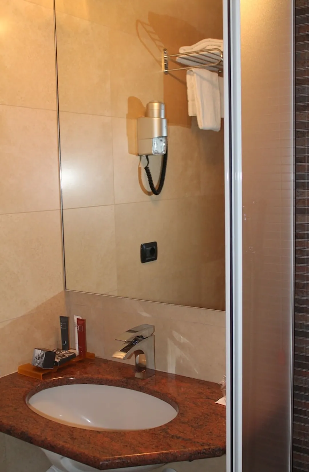 Hotel Mozart-Triple Room-7
