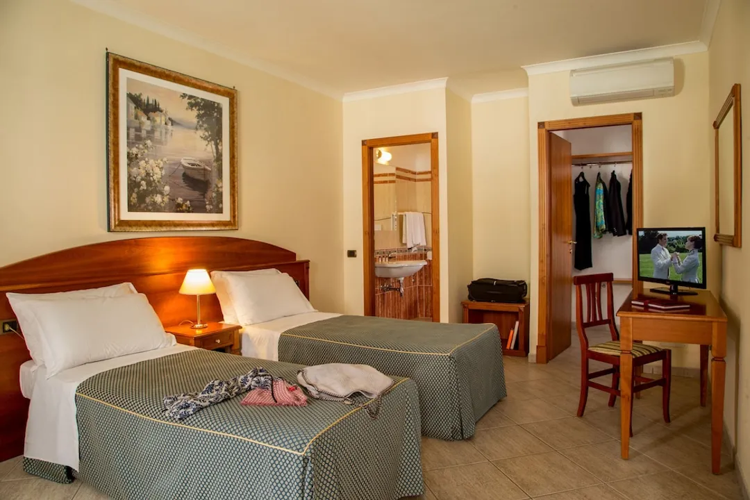 Marini Park Hotel-Triple Room-2