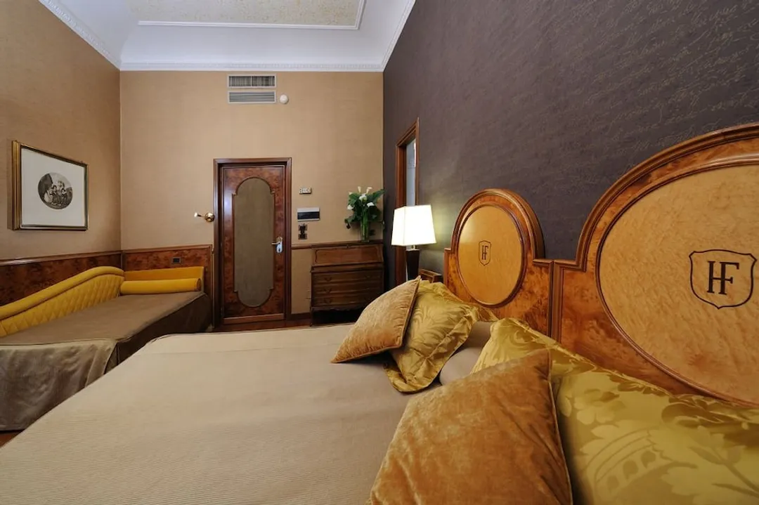 Hotel Farnese-Triple Room-1