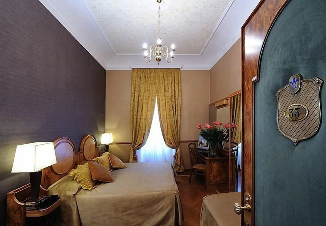 Hotel Farnese-Triple Room-4