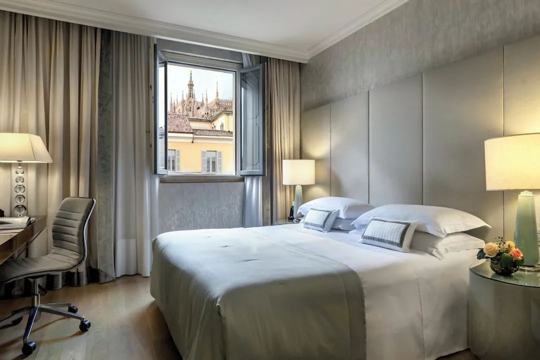Rosa Grand Milano - Starhotels Collezione-Deluxe Double Room (Duomo View)-3
