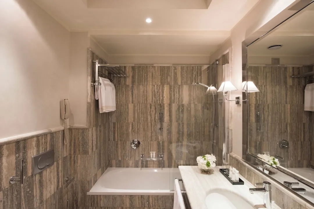 Rosa Grand Milano - Starhotels Collezione-Deluxe Double or Twin Room-6