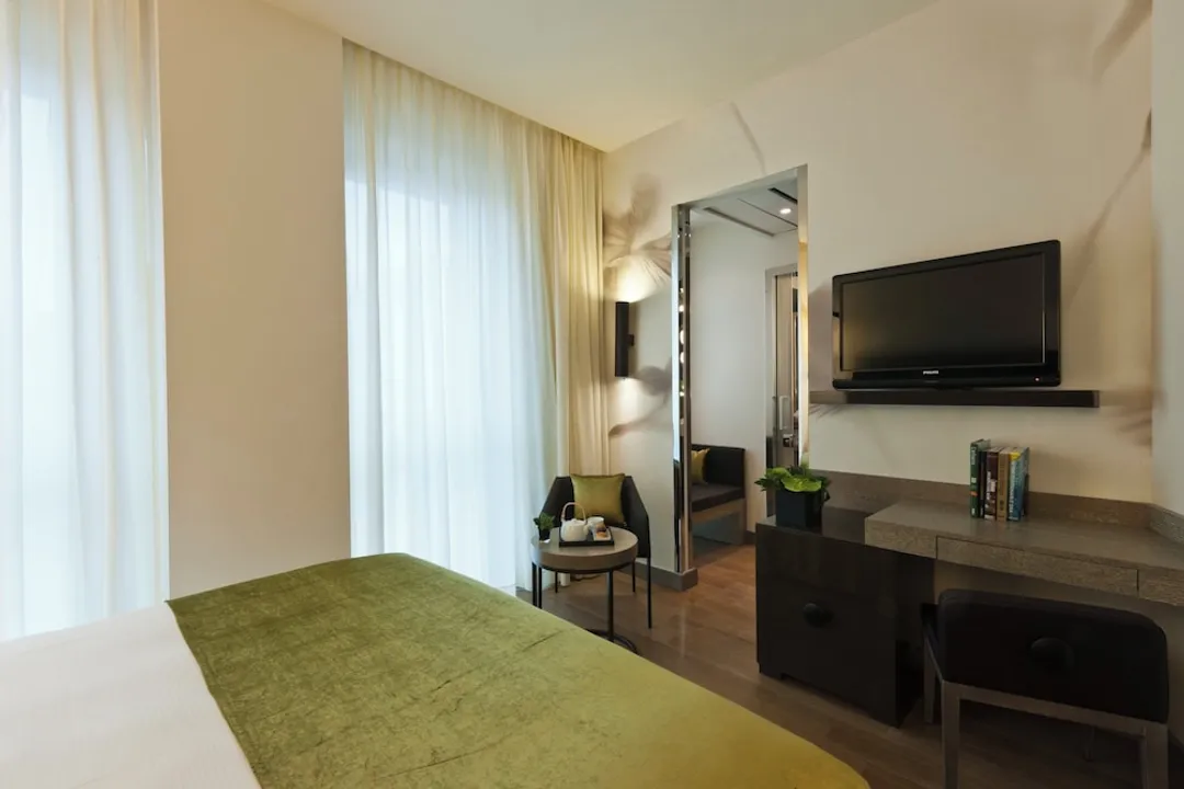 Starhotels E.c.ho.-Deluxe Double Room, City View-2