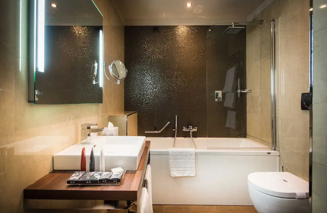 Uptown Palace-Standard Double or Twin Room-5