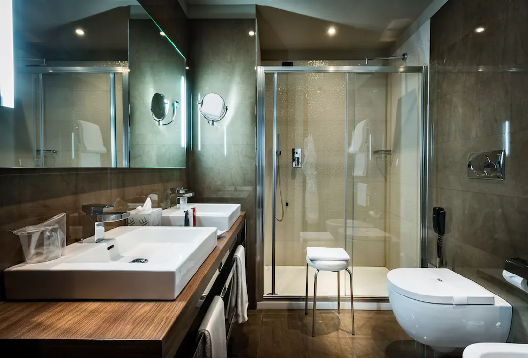 Uptown Palace-Superior Double Room Single Use-4