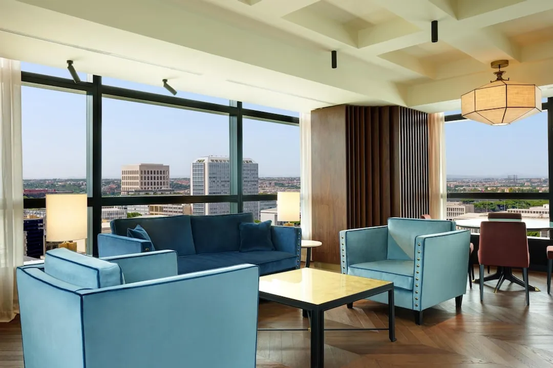 Hilton Rome Eur La Lama-Suite, Multiple Beds, Corner-5