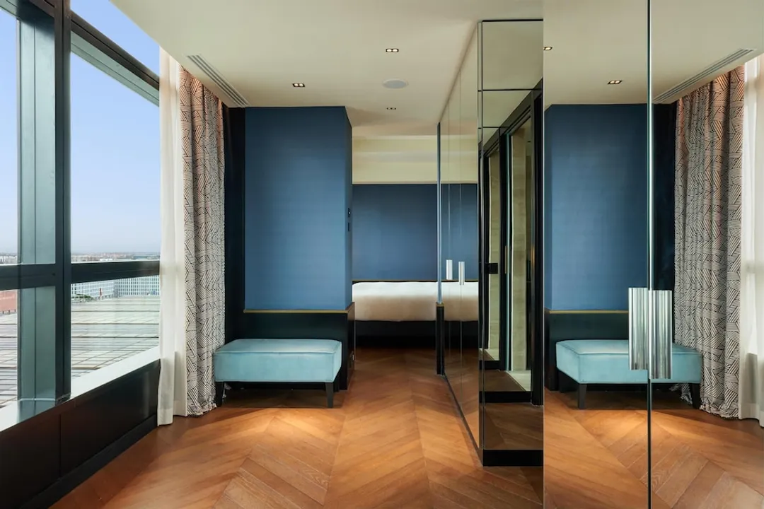 Hilton Rome Eur La Lama-Suite, Multiple Beds, Corner-1