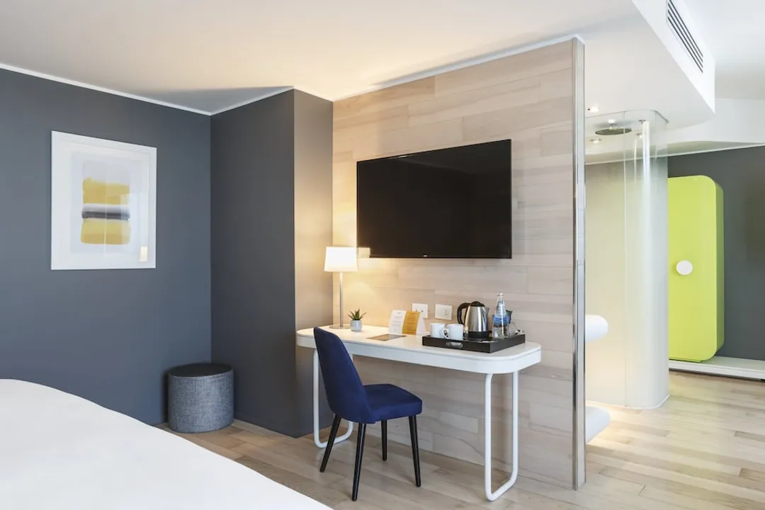 voco Milan - Fiere by IHG-Premium Room, 1 King Bed, City View-5